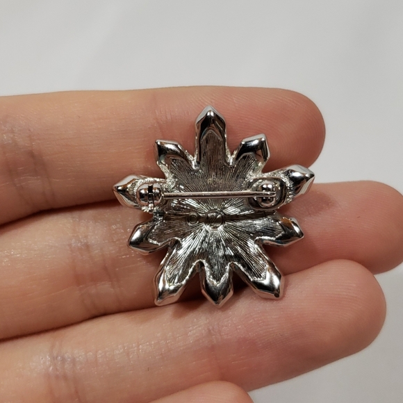 Vintage Swarovski Star Brooch - Picture 4 of 6